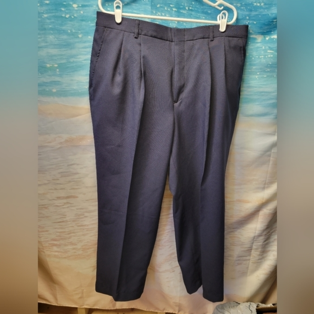 FLYING CROSS NWT Navy Blue Pleated Dress Pants Size 38‎